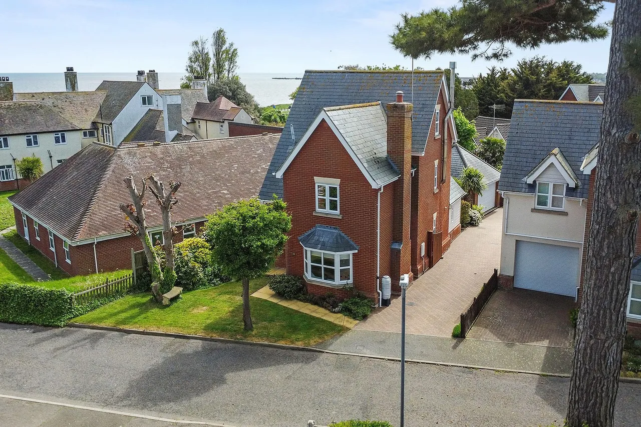 Louise Close, Walton On The Naze, photo 39