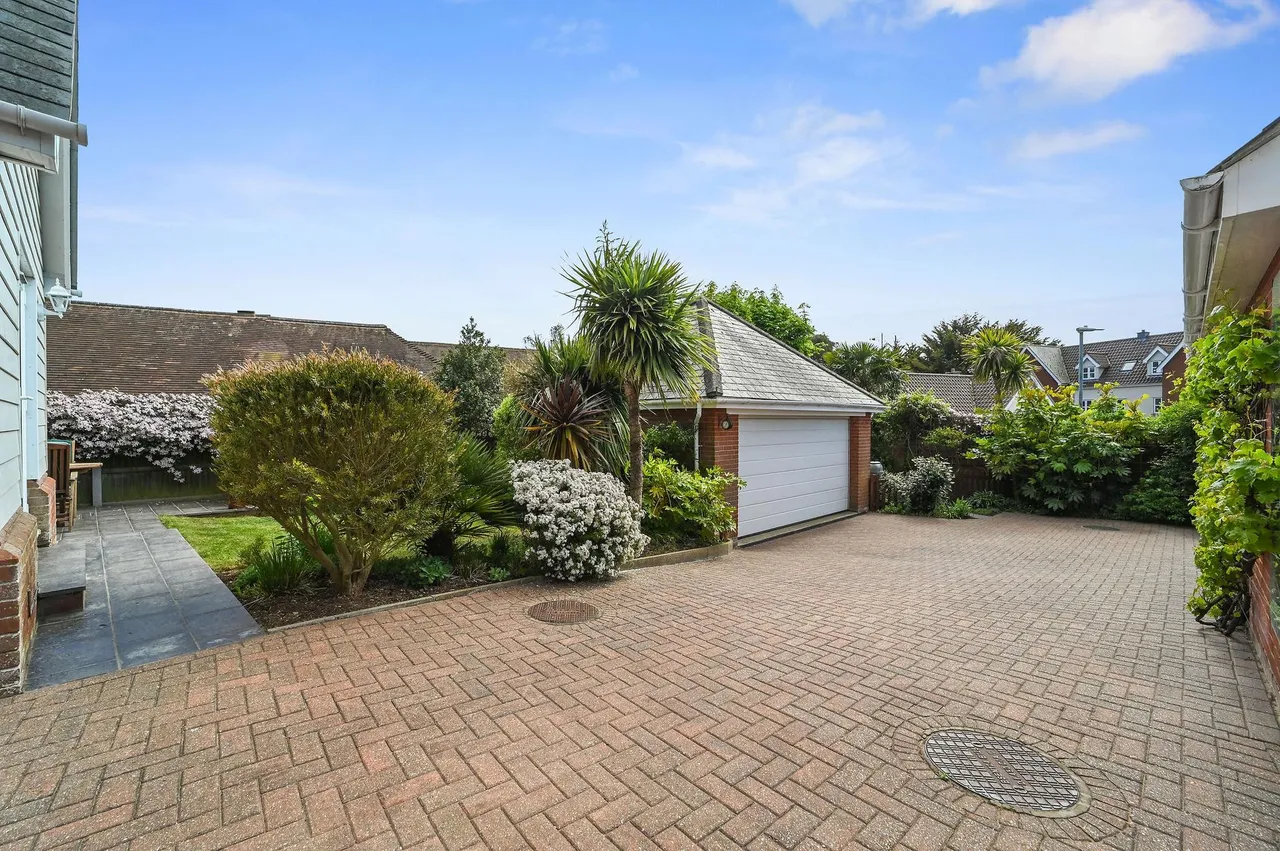 Louise Close, Walton On The Naze, photo 35
