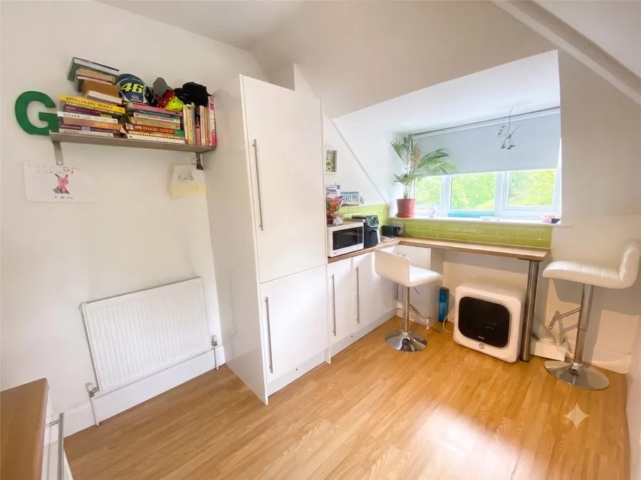 London Road, Camberley, GU15, photo 14