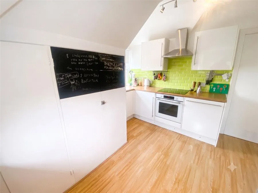 London Road, Camberley, GU15, photo 4