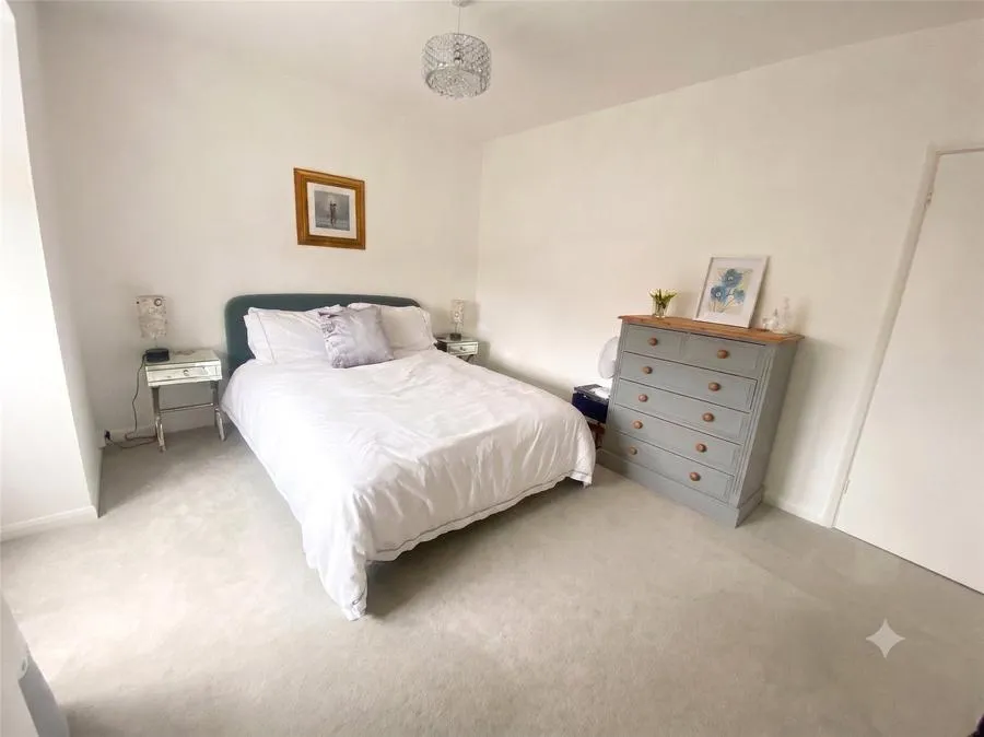 London Road, Camberley, GU15, photo 15