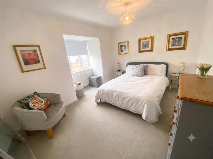 London Road, Camberley, GU15, photo 7