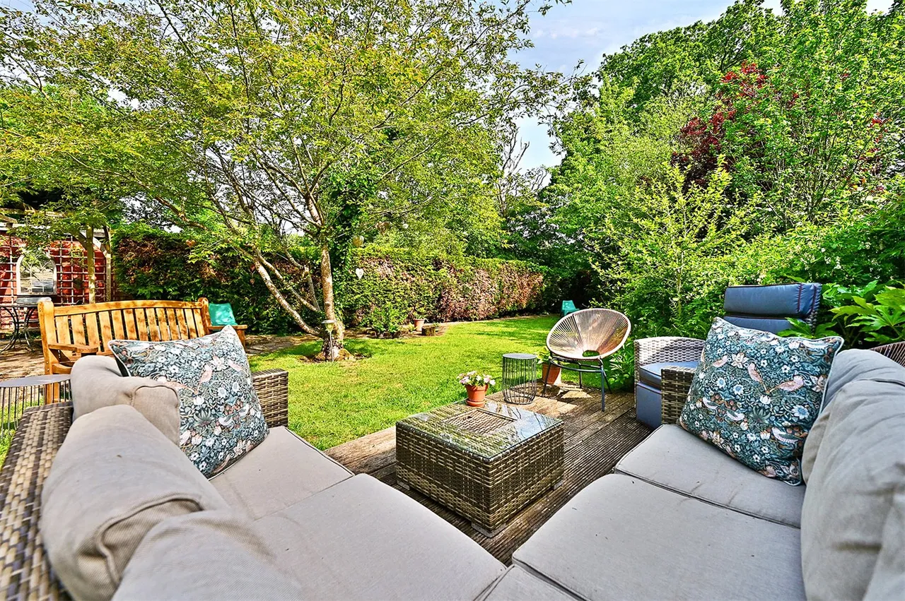 Mill Lane, Yateley, Hampshire, GU46 7TN, photo 6