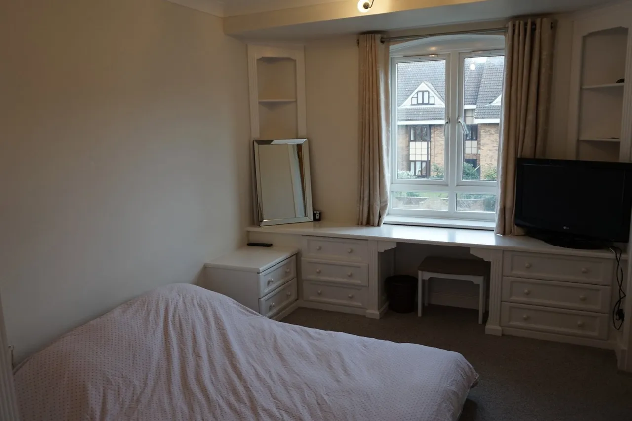 Boleyn Court, Epping New Road, Buckhurst Hill IG9, photo 8