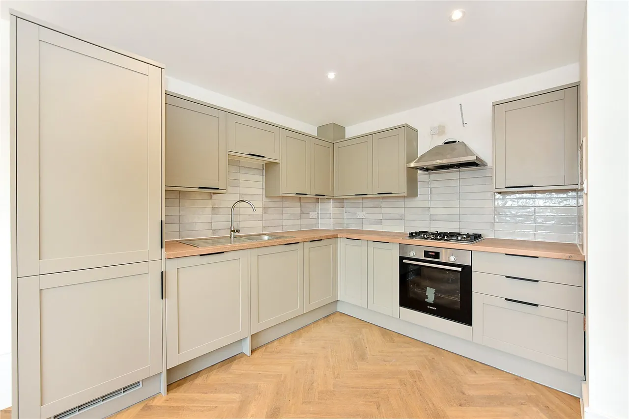 Plumstead High Street, Plumstead, London, SE18, photo 2