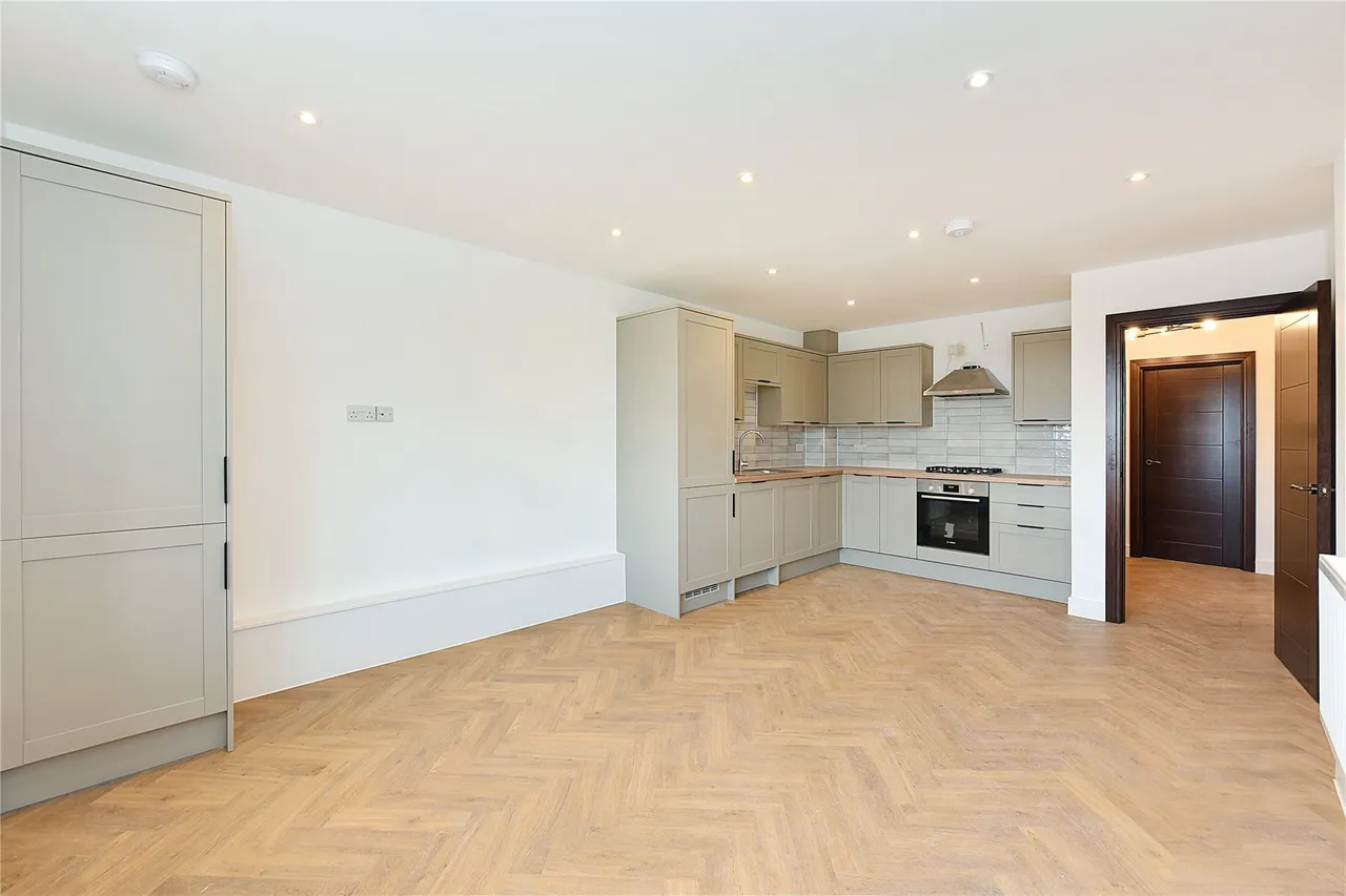 1 bed flat to rent — Plumstead High Street, Plumstead, London, SE18