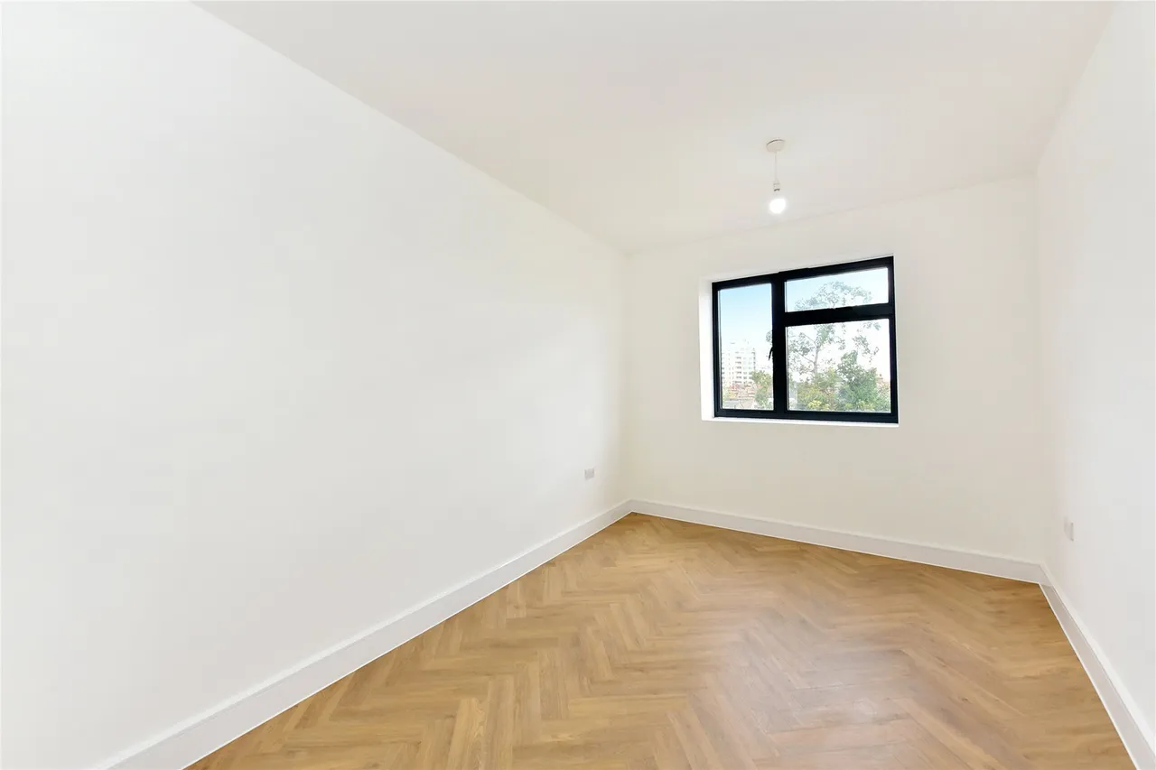 Plumstead High Street, Plumstead, London, SE18, photo 5