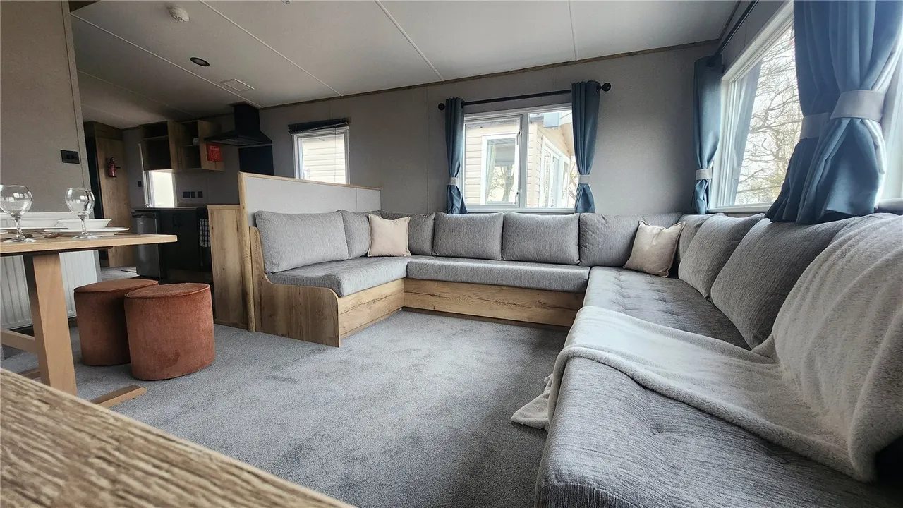 3 bed house for sale, Havant Road, Hayling Island, PO11