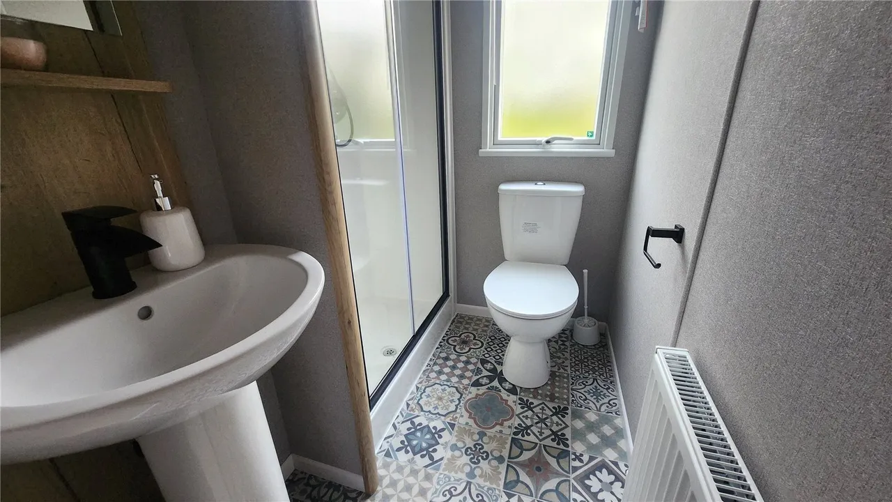 Havant Road, Hayling Island, PO11, photo 6