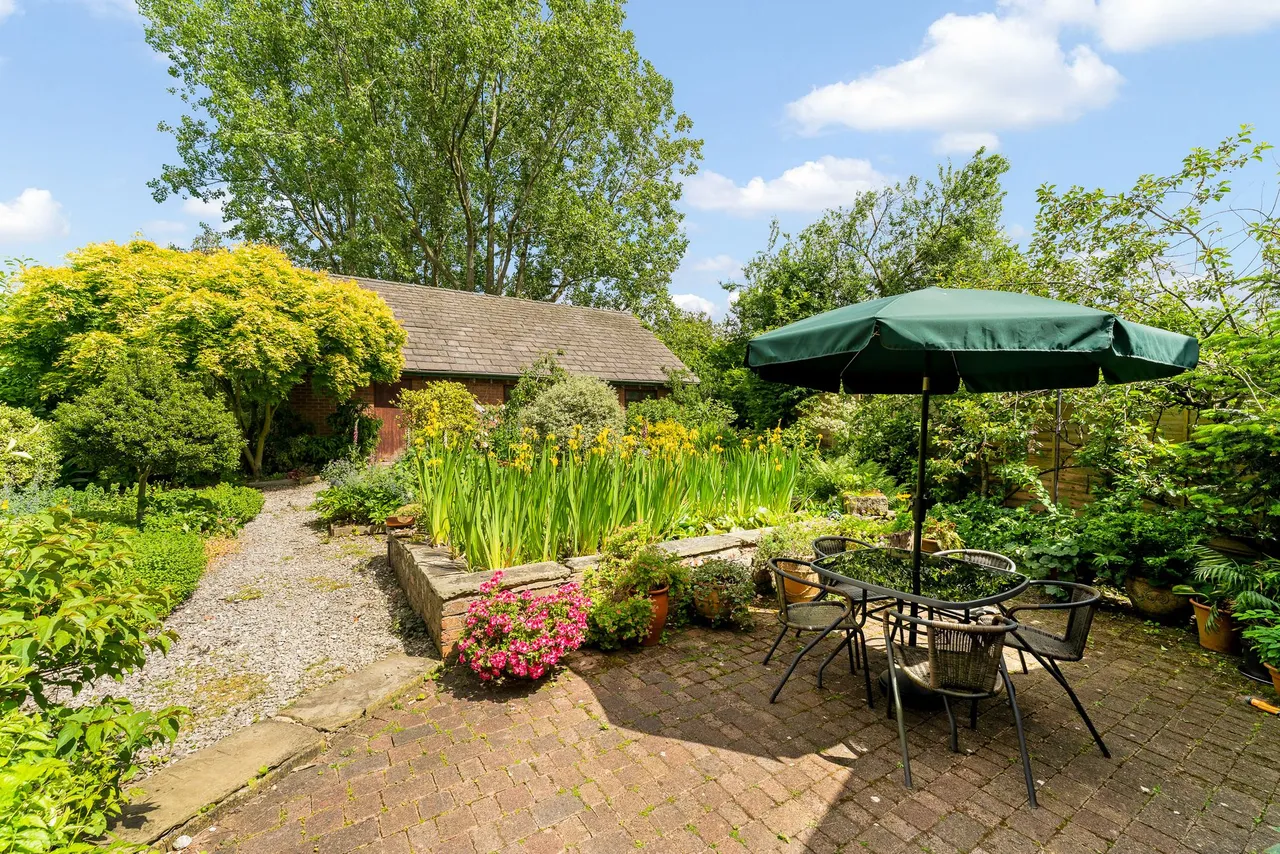 Lymm, photo 28