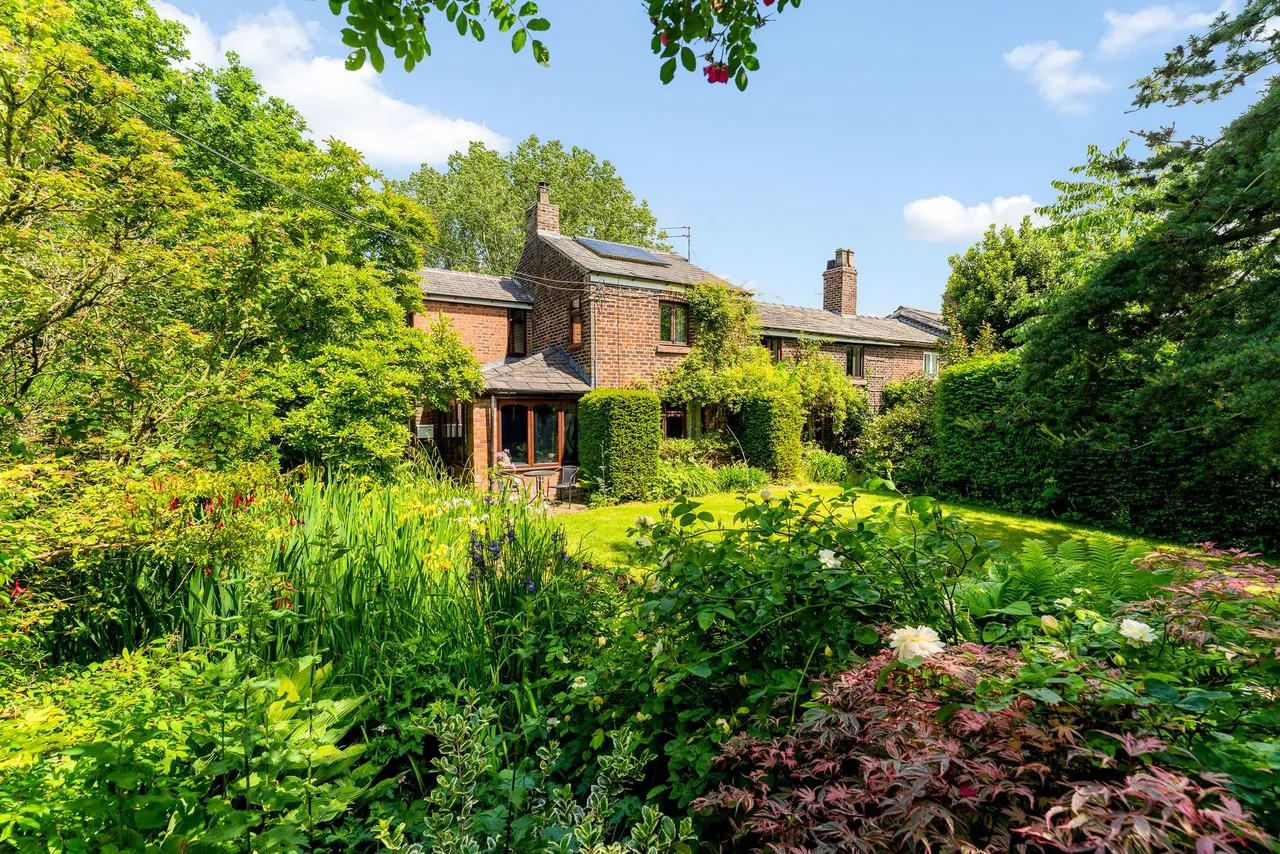 Lymm, photo 31