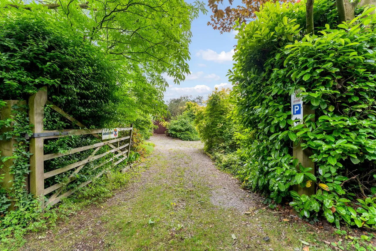 Lymm, photo 53