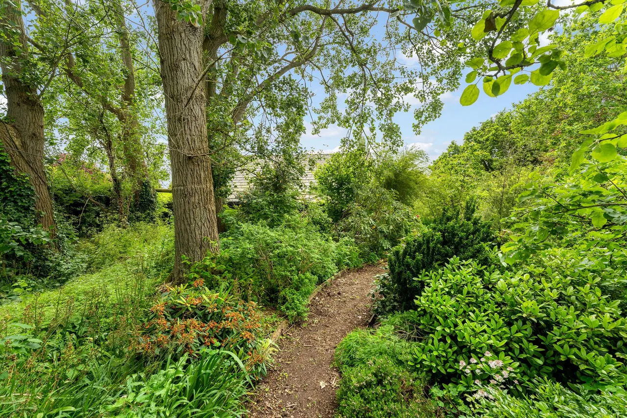 Lymm, photo 49