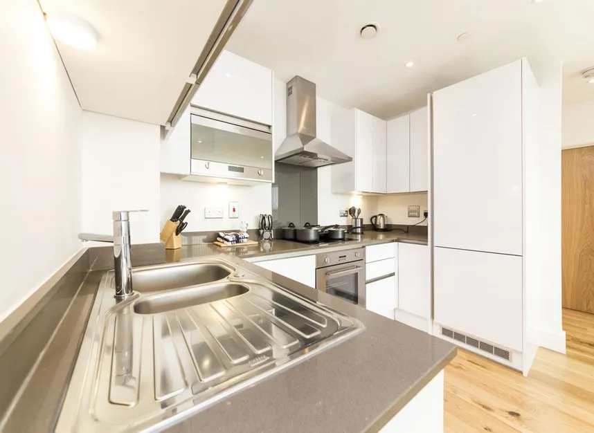 Sovereign Tower, Canning Town, E16, photo 3