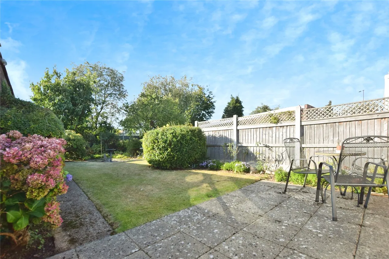 Rose Avenue, Stanway, CO3, photo 2