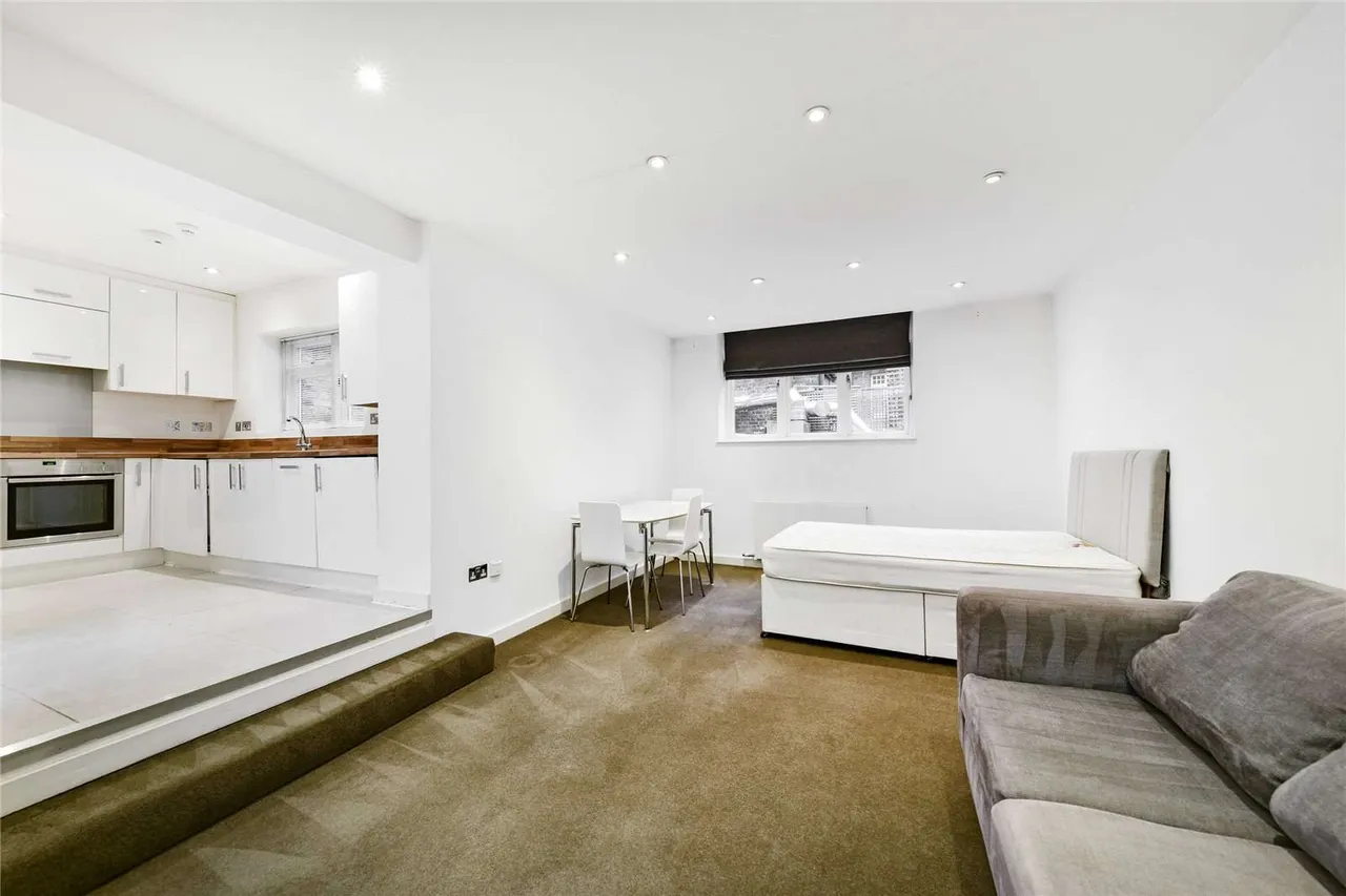 Old Brompton Road, South Kensington, SW7, photo 2