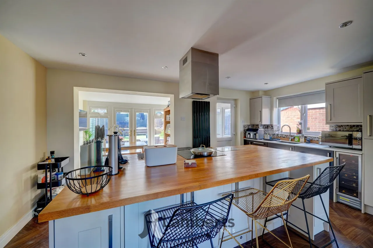 31 Augustine Avenue, Studley, photo 9