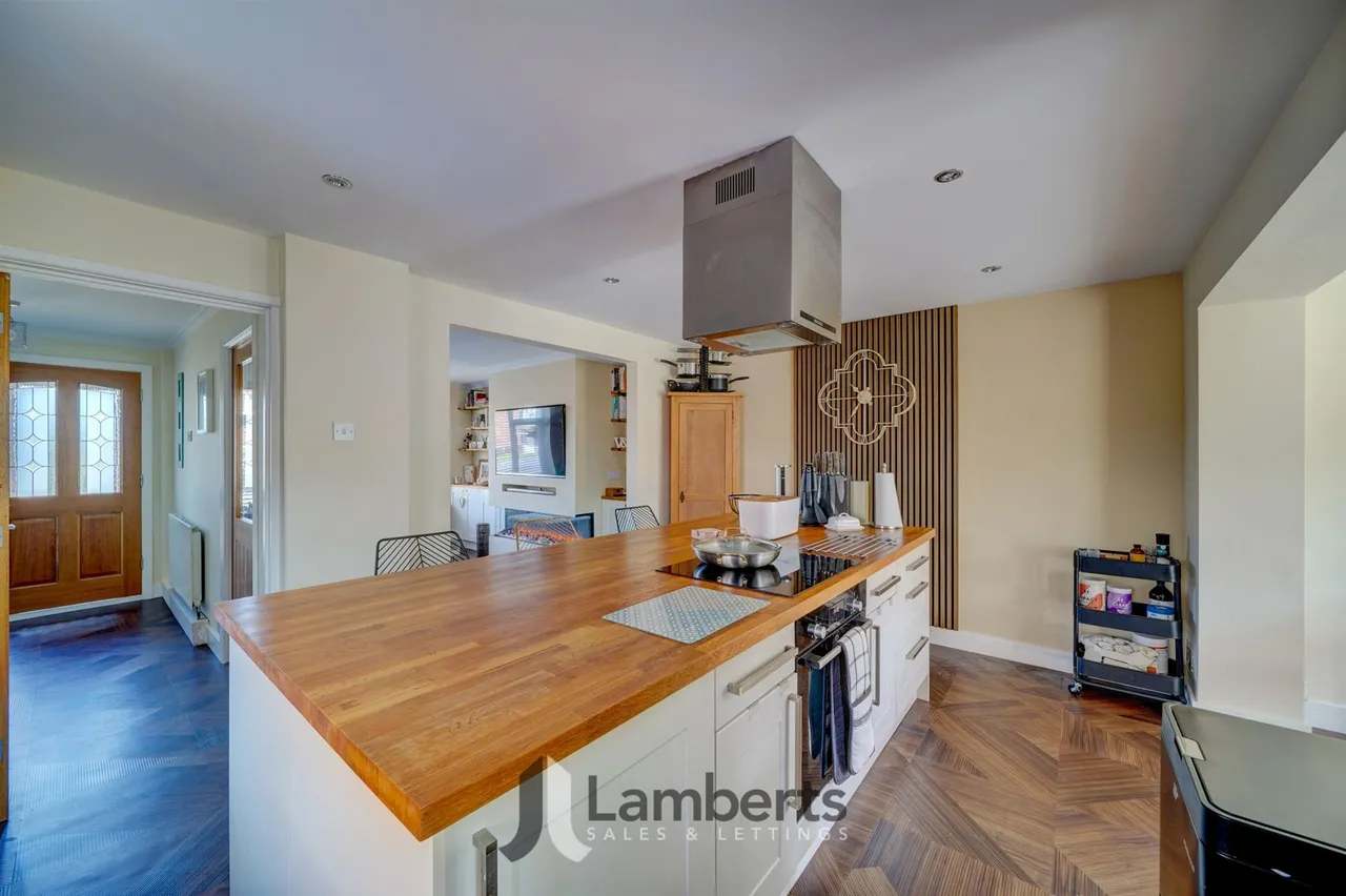 31 Augustine Avenue, Studley, photo 3