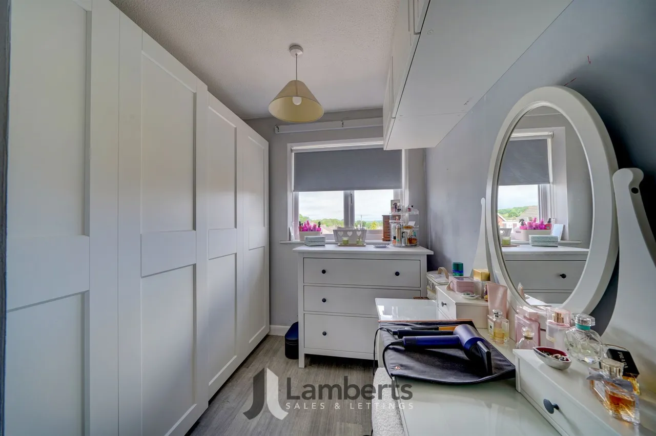 31 Augustine Avenue, Studley, photo 19
