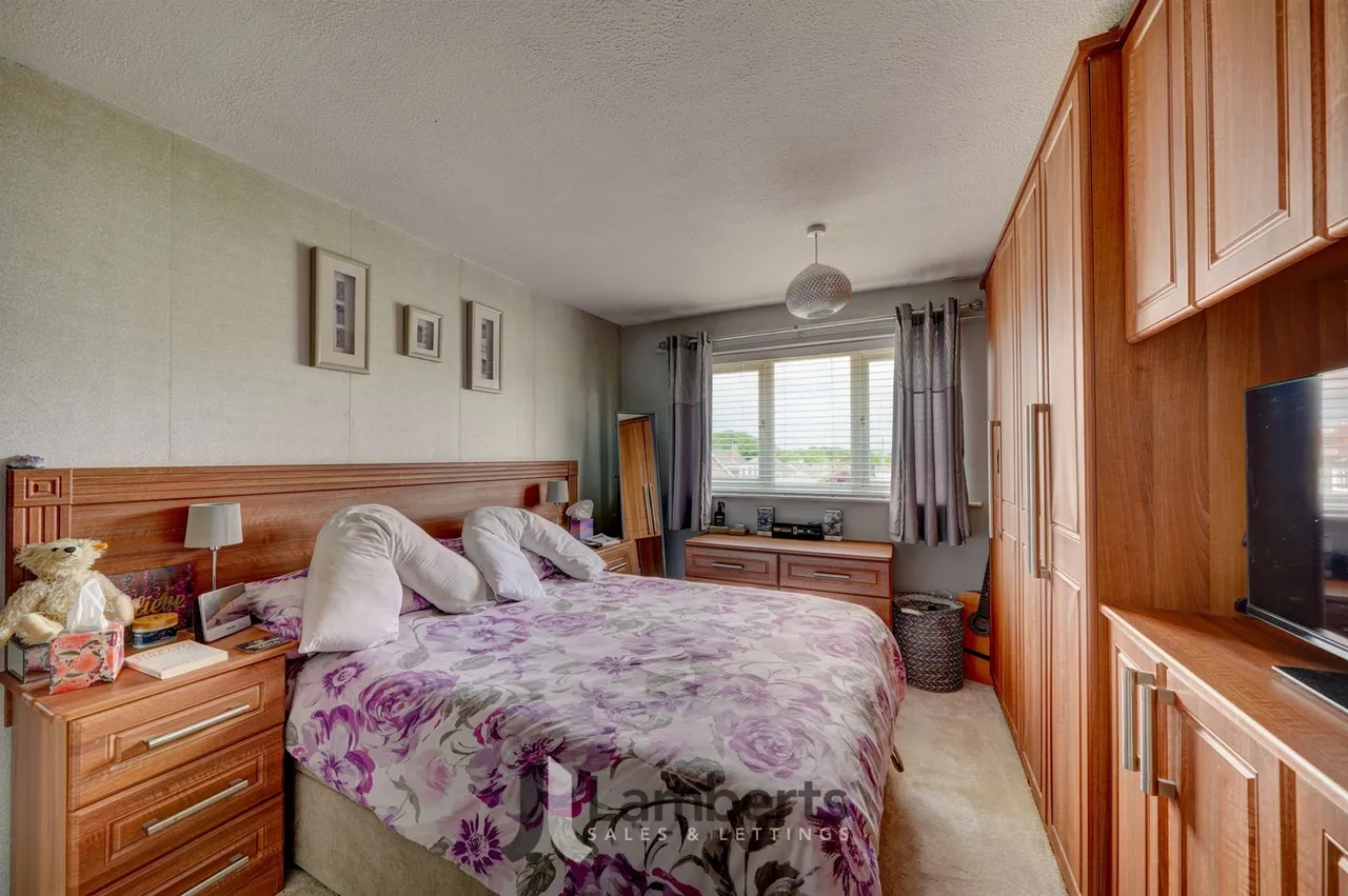 31 Augustine Avenue, Studley, photo 17