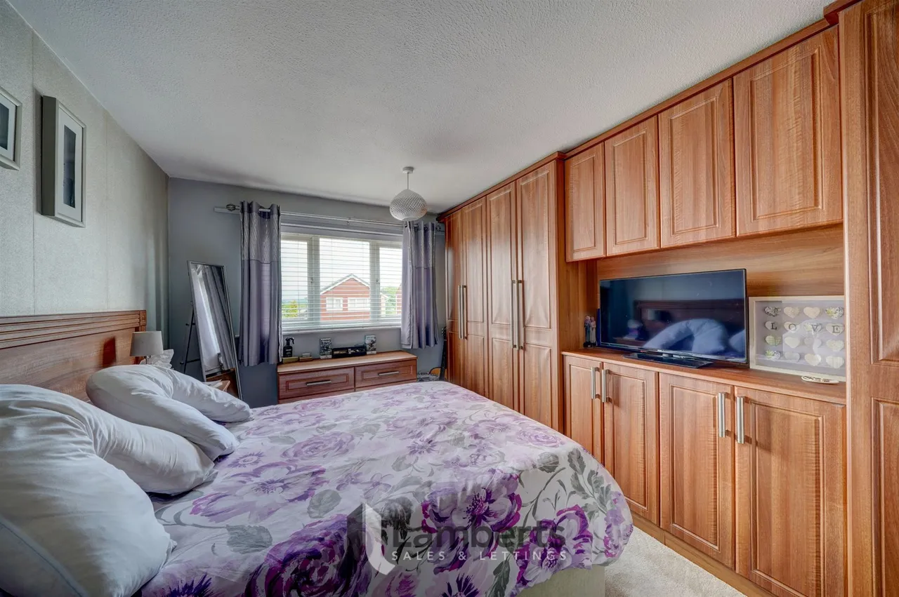 31 Augustine Avenue, Studley, photo 16