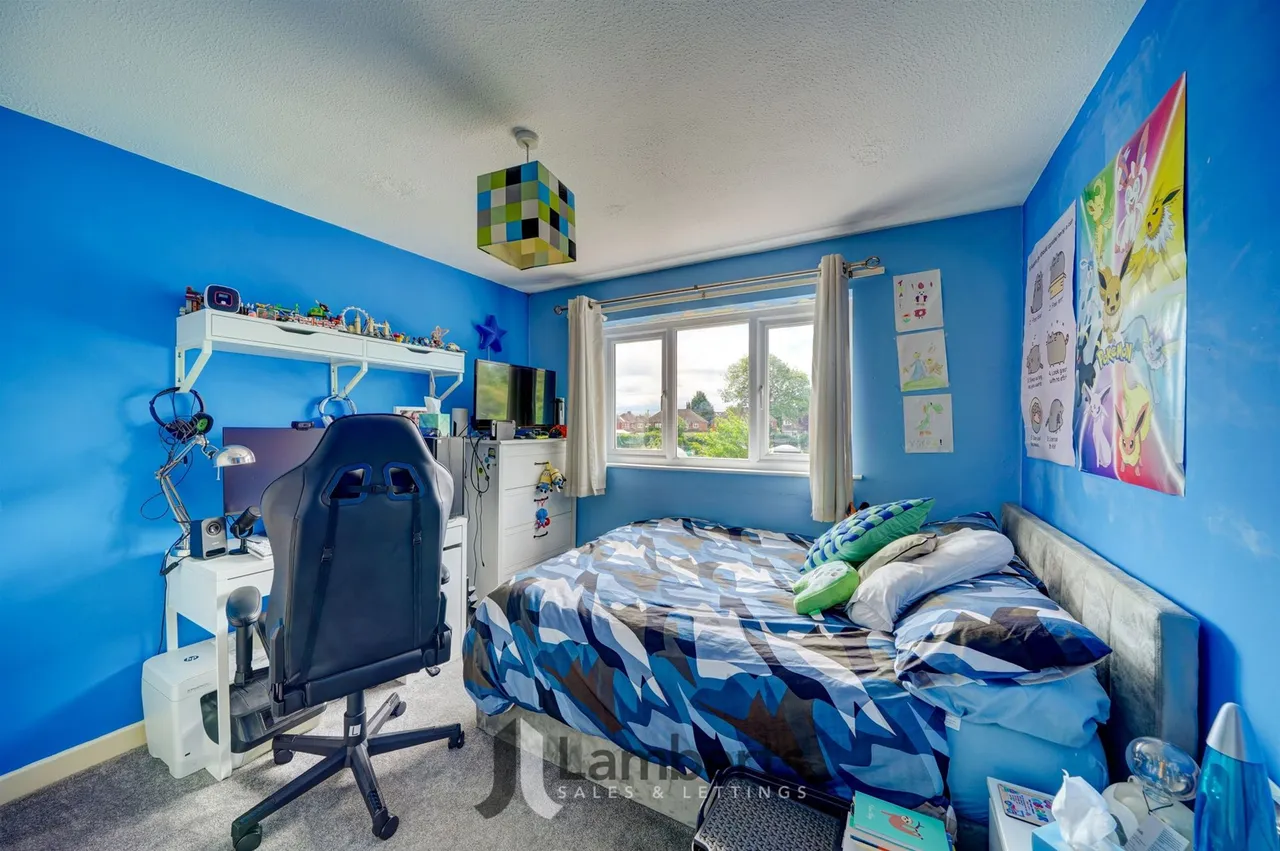 31 Augustine Avenue, Studley, photo 18