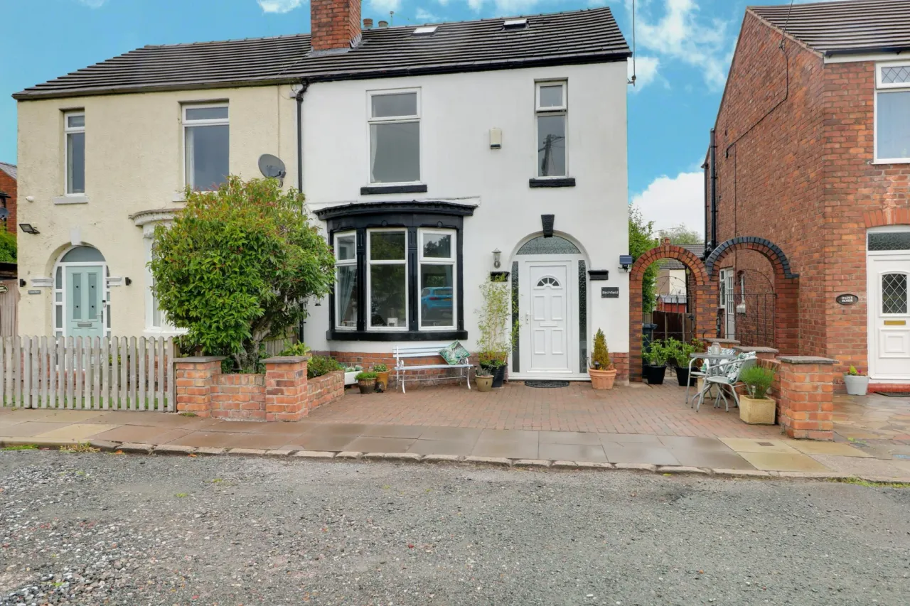 3 bed property for sale, Middlewich Road, Nantwich