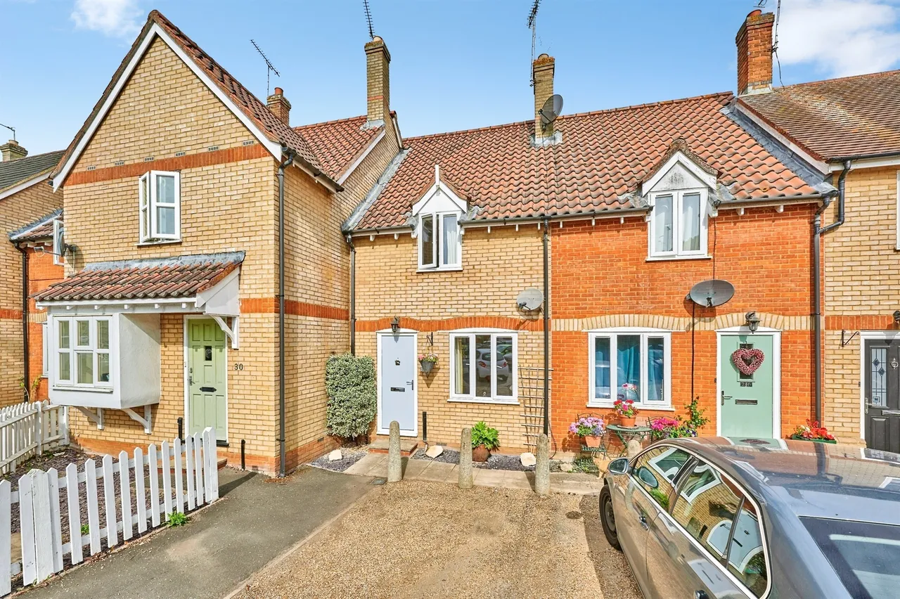 2 bed house for sale, Lion Meadow Haverhill, CB9