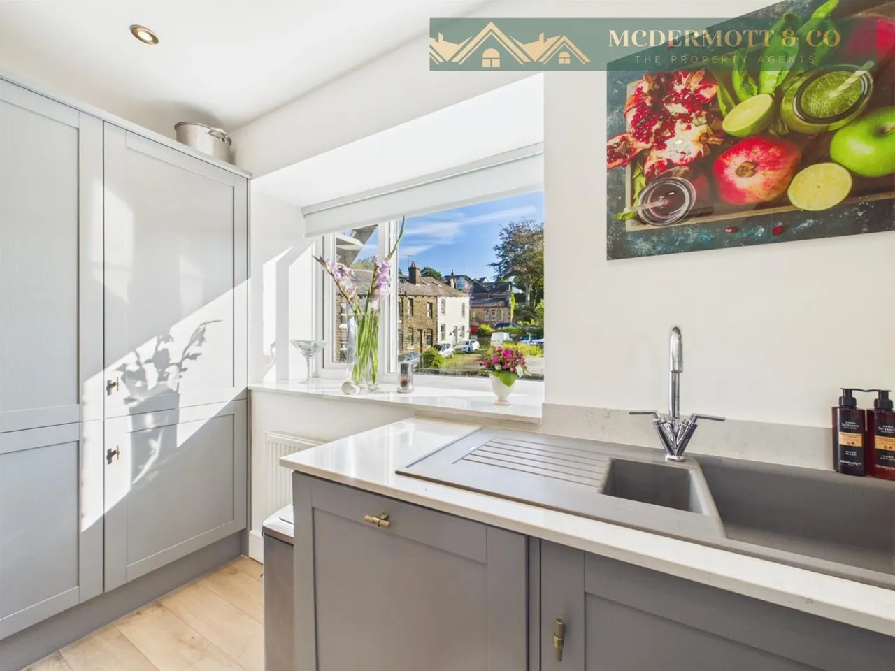 Chew Valley Road, Greenfield, OL3, photo 19