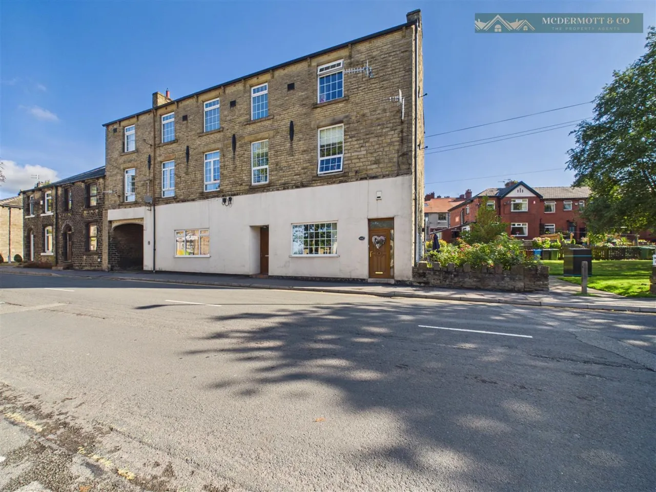 Chew Valley Road, Greenfield, OL3, photo 4