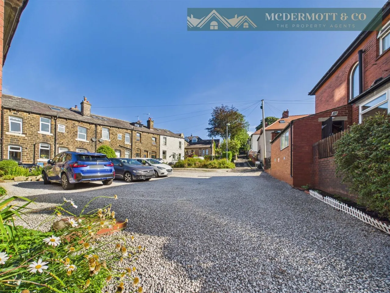 Chew Valley Road, Greenfield, OL3, photo 35