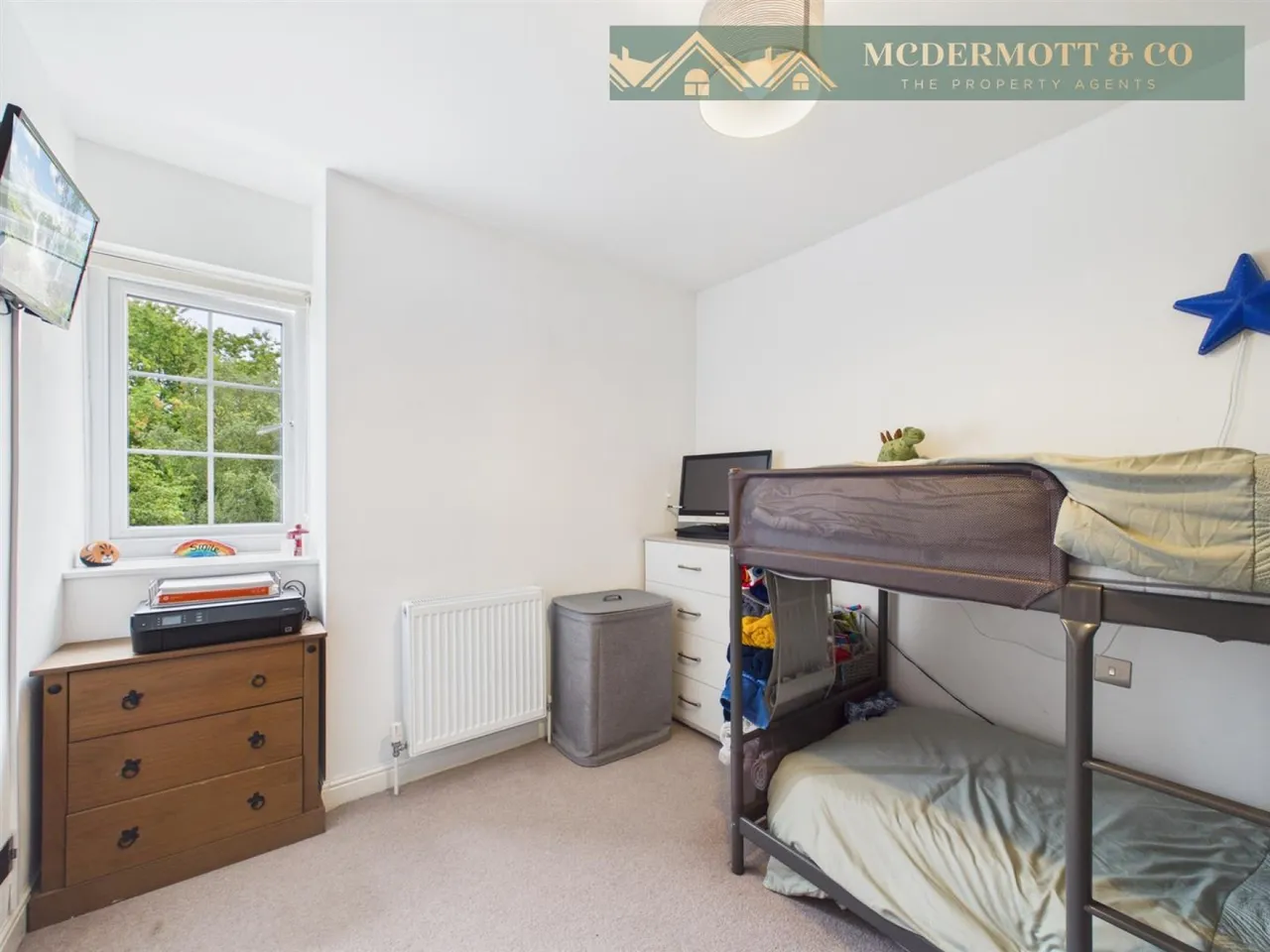 Chew Valley Road, Greenfield, OL3, photo 28