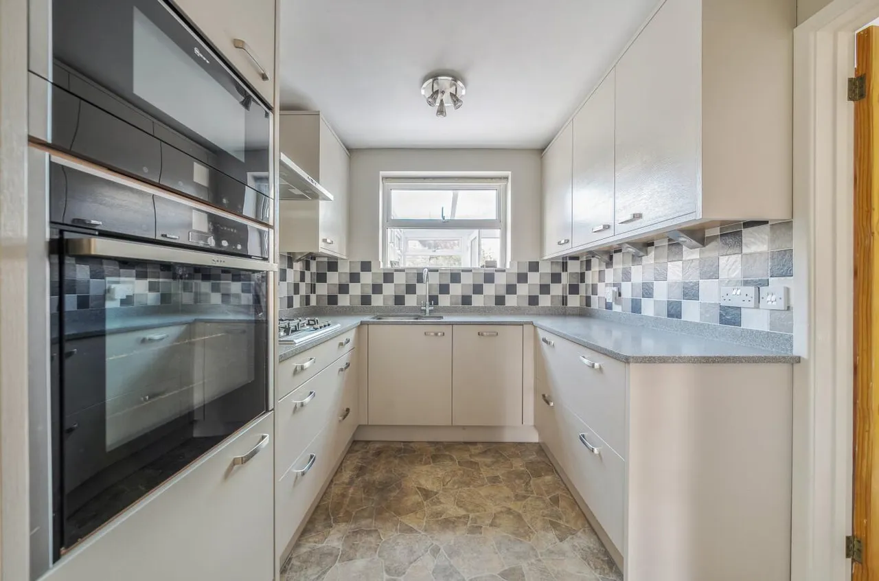 Moor Barton, Neston, SN13, photo 12