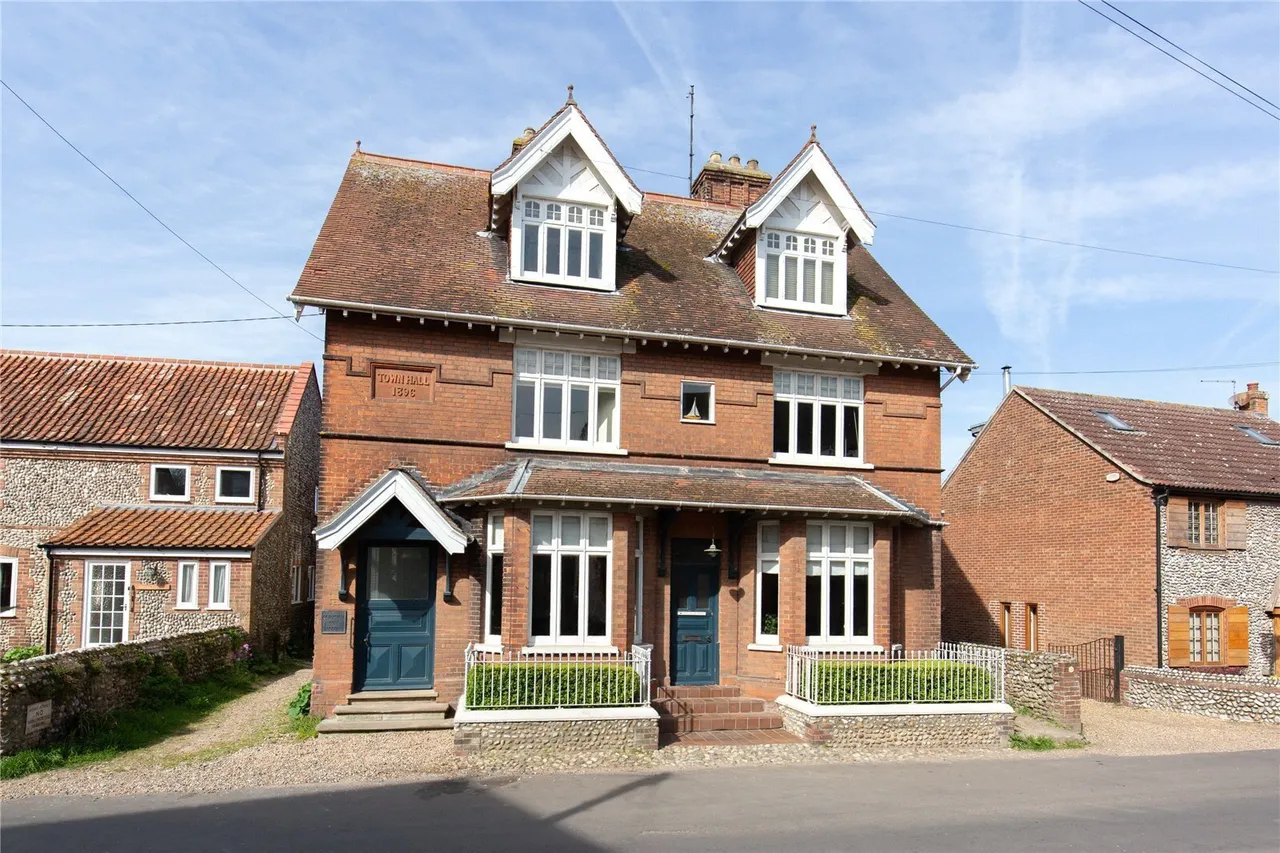 7 bed property for sale, Old Town Hall House, Cley, NR25