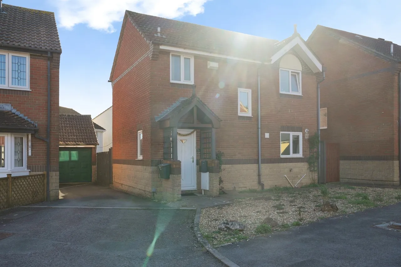 2 bed house for sale — Cooks Close, Bradley Stoke, Bristol