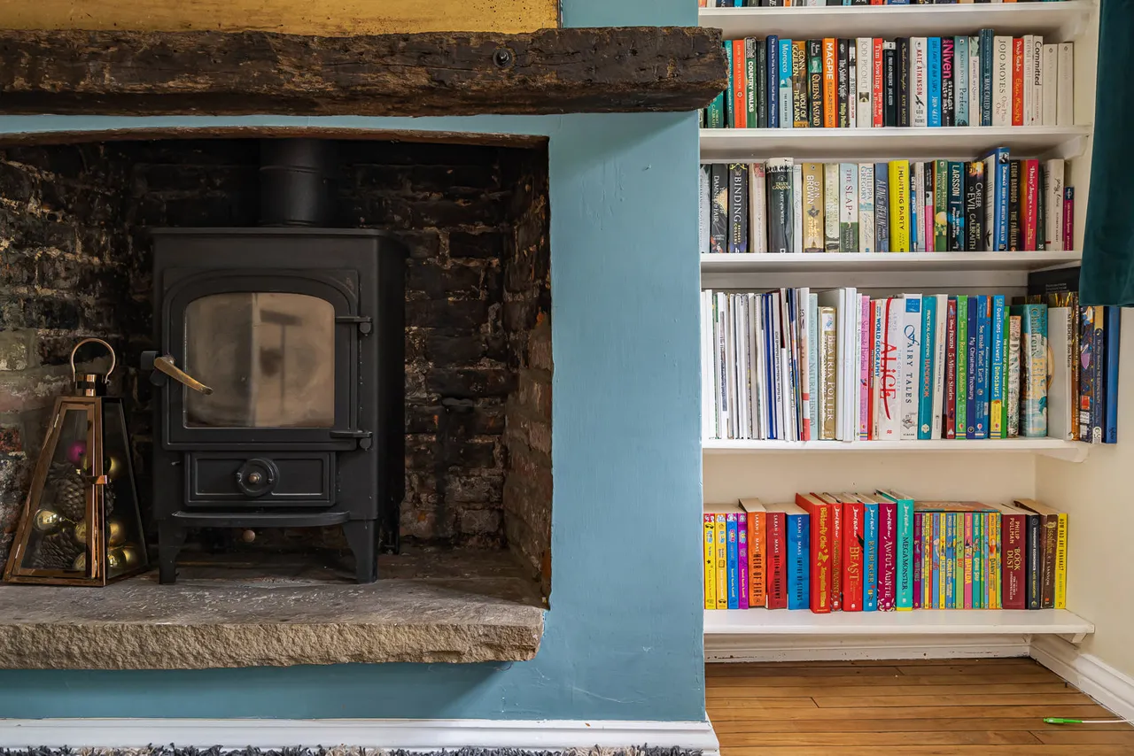 Vicarage Hill, Lower Bourne, GU10, photo 12