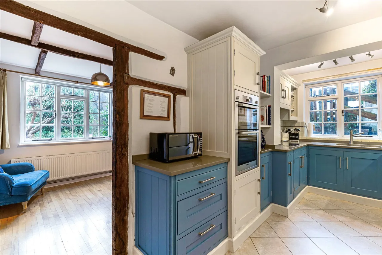 Vicarage Hill, Lower Bourne, GU10, photo 13
