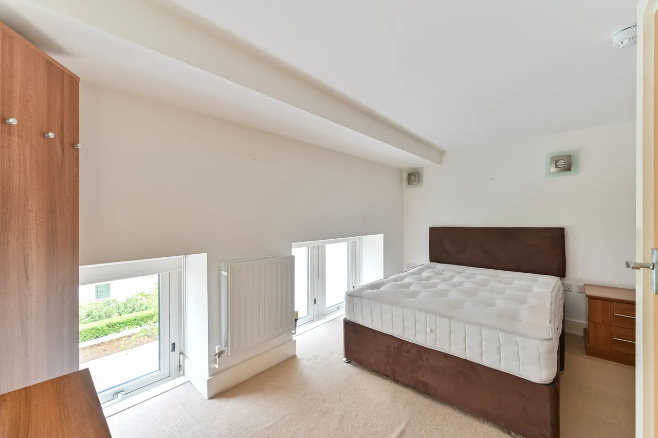 Flat 47 Building 22, Cadogan Road, London, photo 7