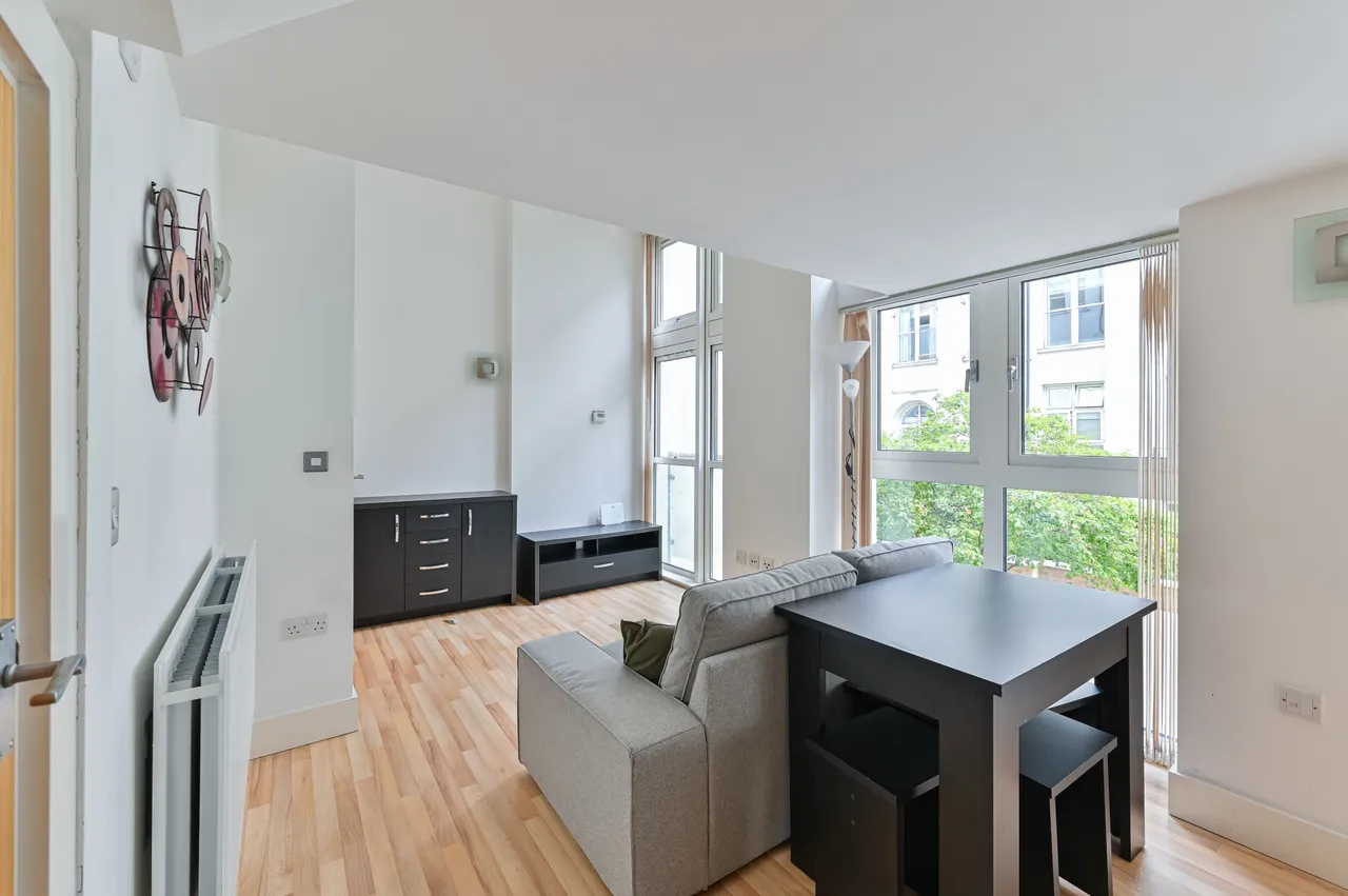 Flat 47 Building 22, Cadogan Road, London, photo 2