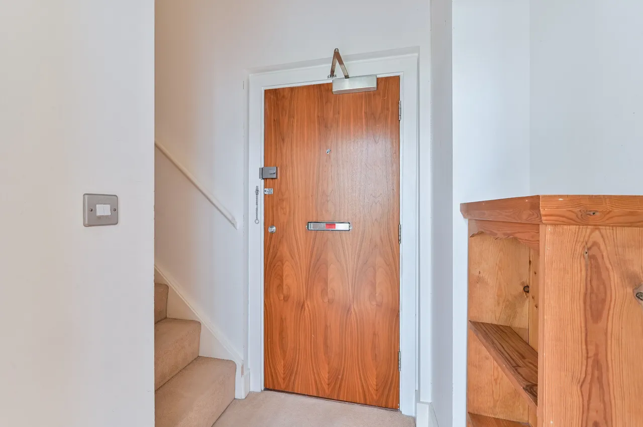 Flat 47 Building 22, Cadogan Road, London, photo 3