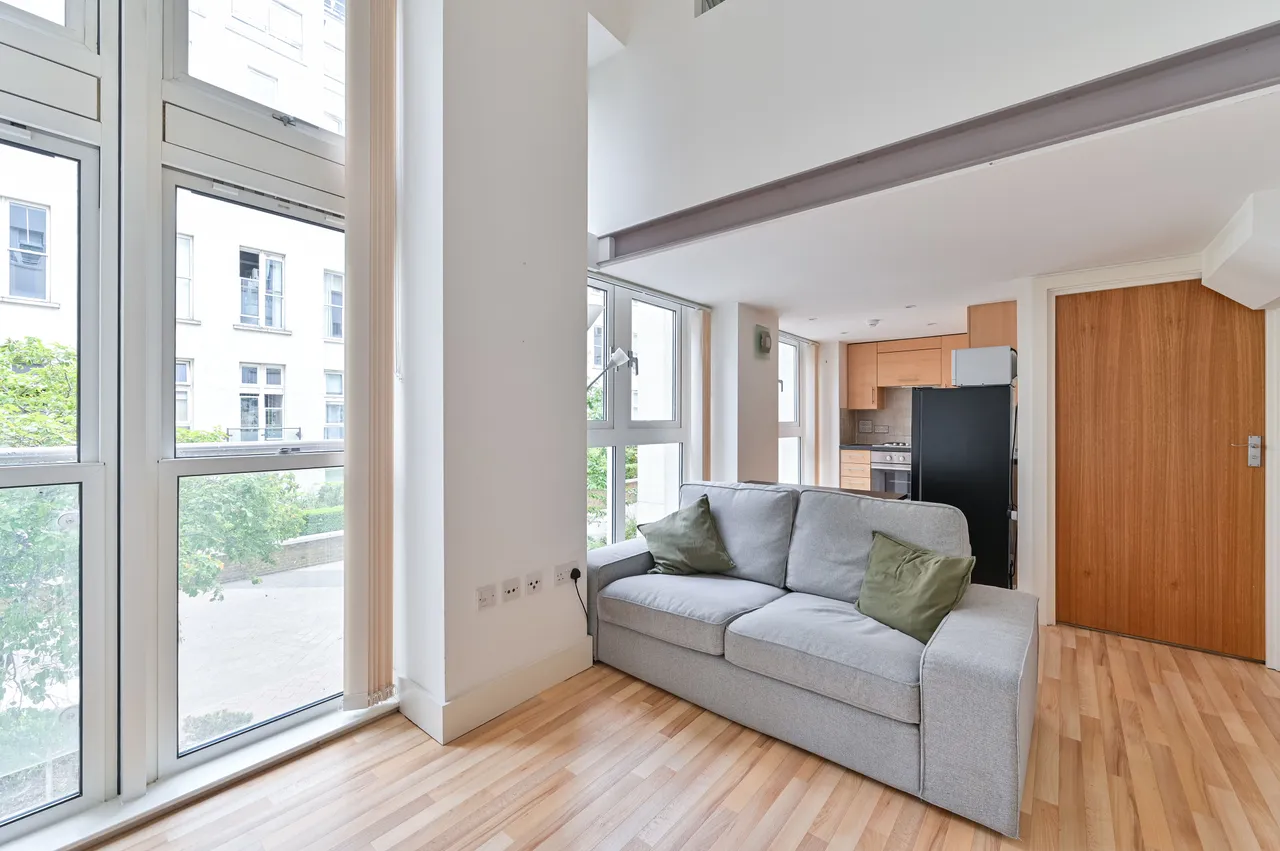 Flat 47 Building 22, Cadogan Road, London, photo 4