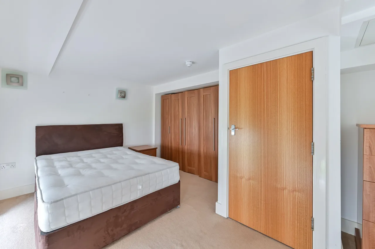 Flat 47 Building 22, Cadogan Road, London, photo 9