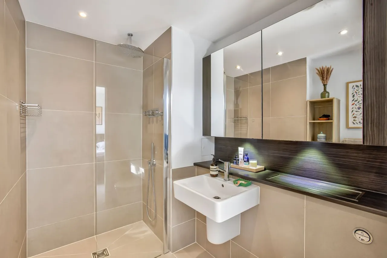 Knaresborough Drive, Earlsfield, London, SW18, photo 10