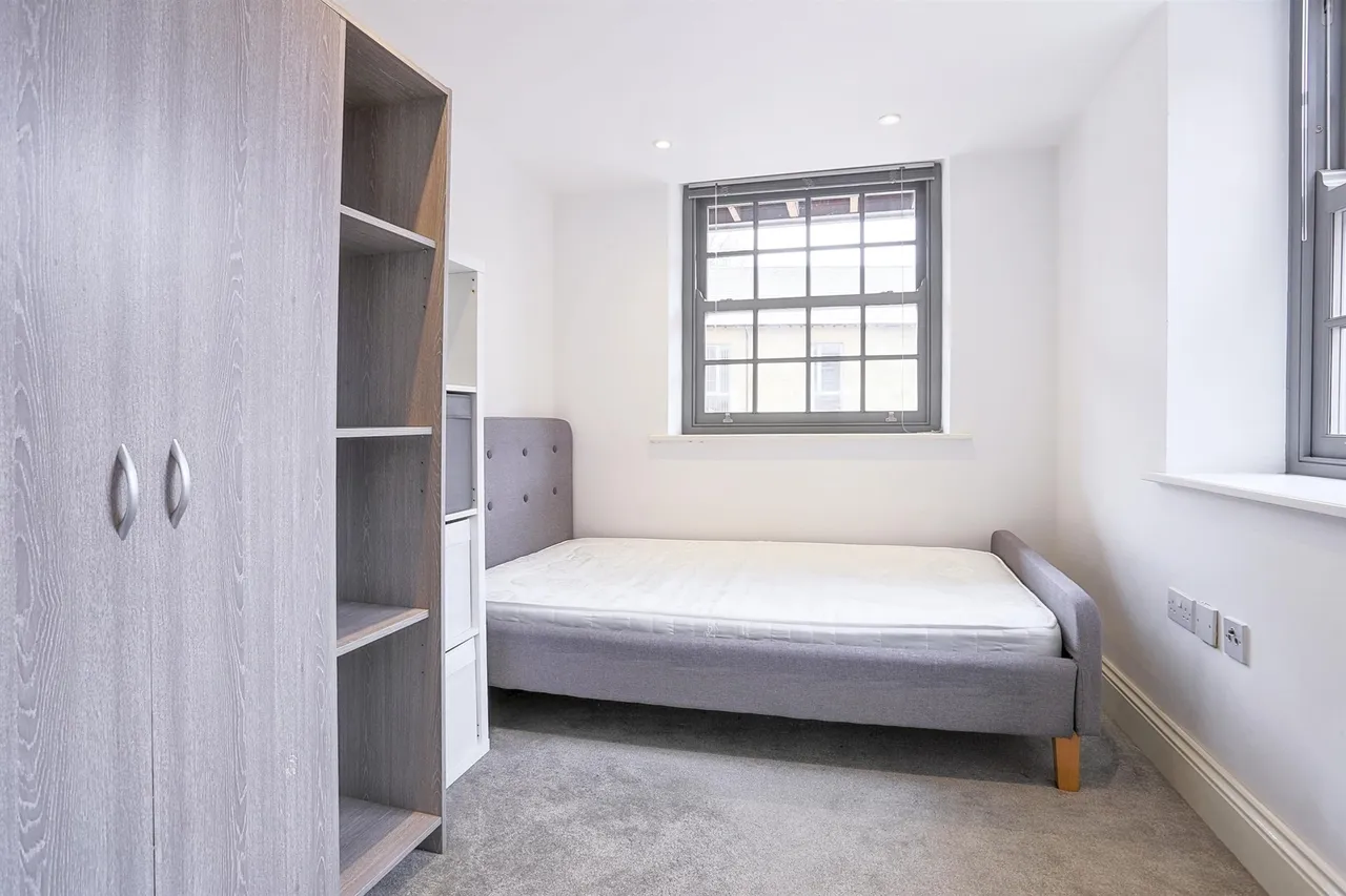 Victoria Gardens, Hyde Park, LS6, photo 8