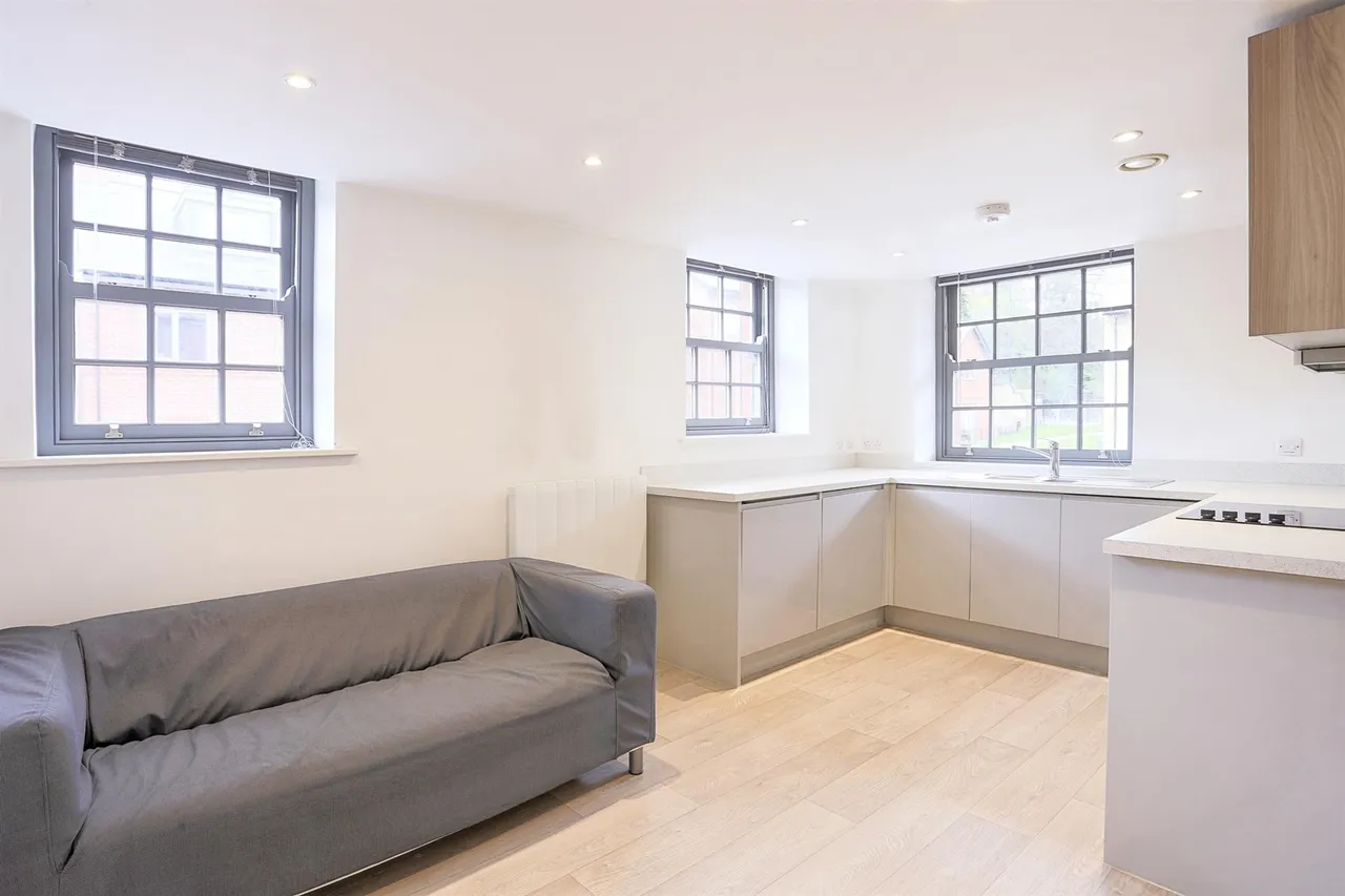 Victoria Gardens, Hyde Park, LS6, photo 5
