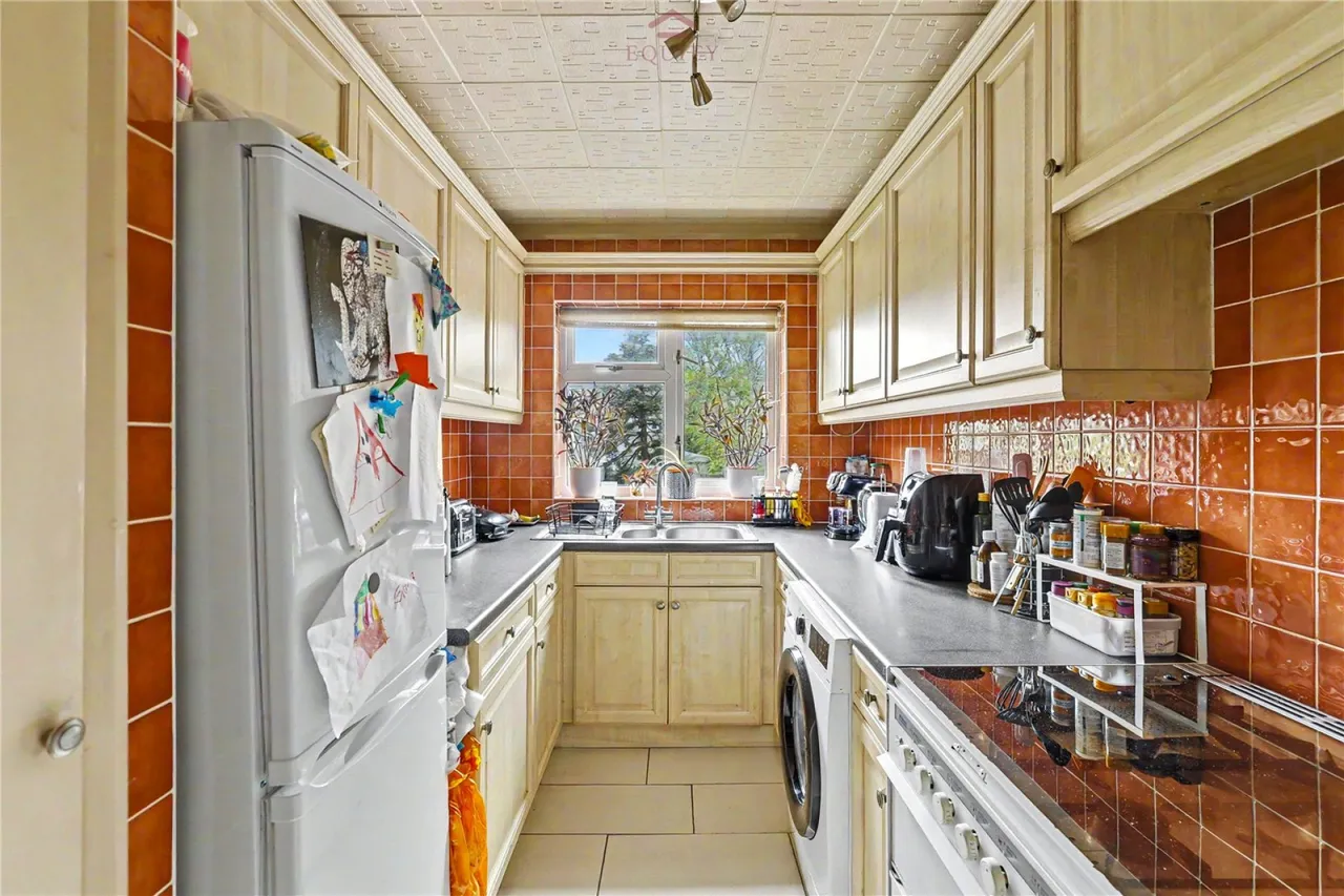 Lyndhurst Gardens, photo 8