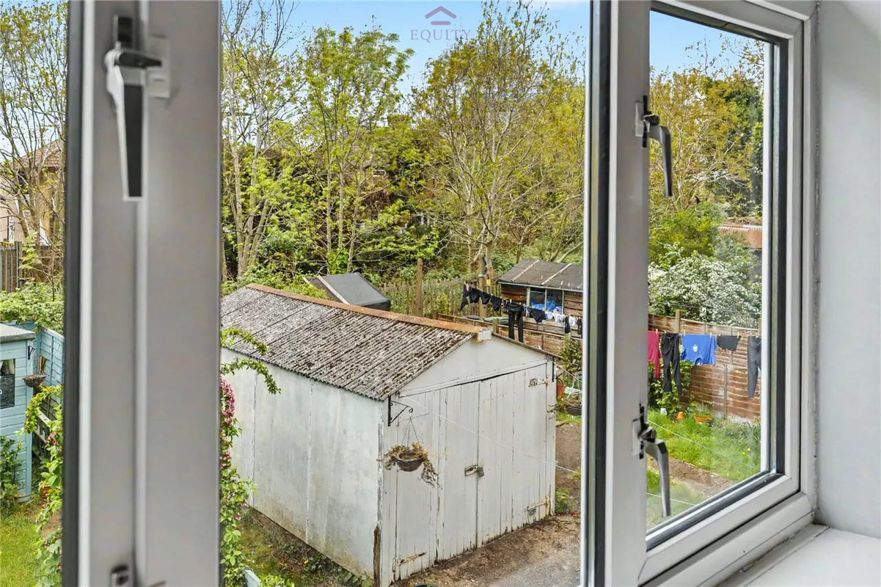 Lyndhurst Gardens, photo 9