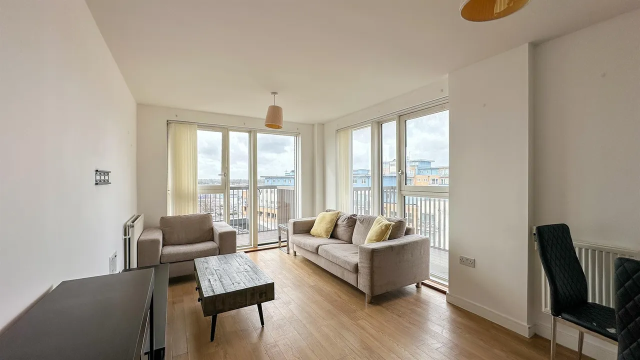 Cabot Close, Croydon, photo 11
