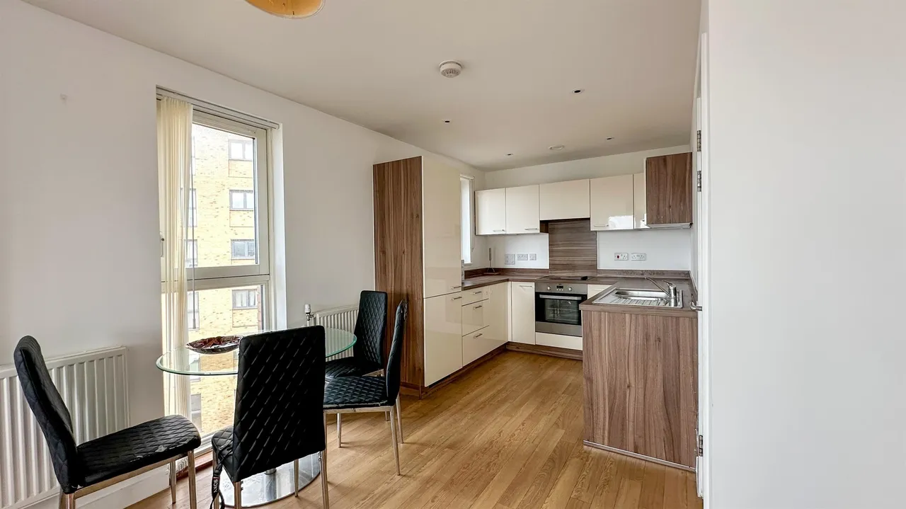 Cabot Close, Croydon, photo 8