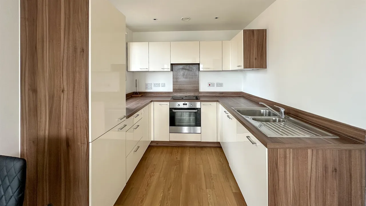 Cabot Close, Croydon, photo 3
